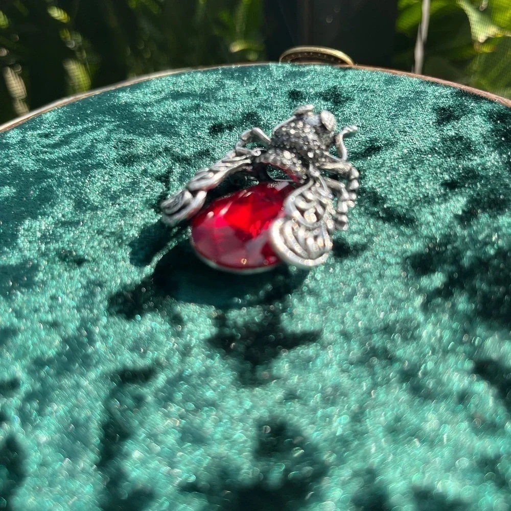 Vintage Silver Tone Scroll Filigree Winged Red Stone Cicada Brooch Pin B…